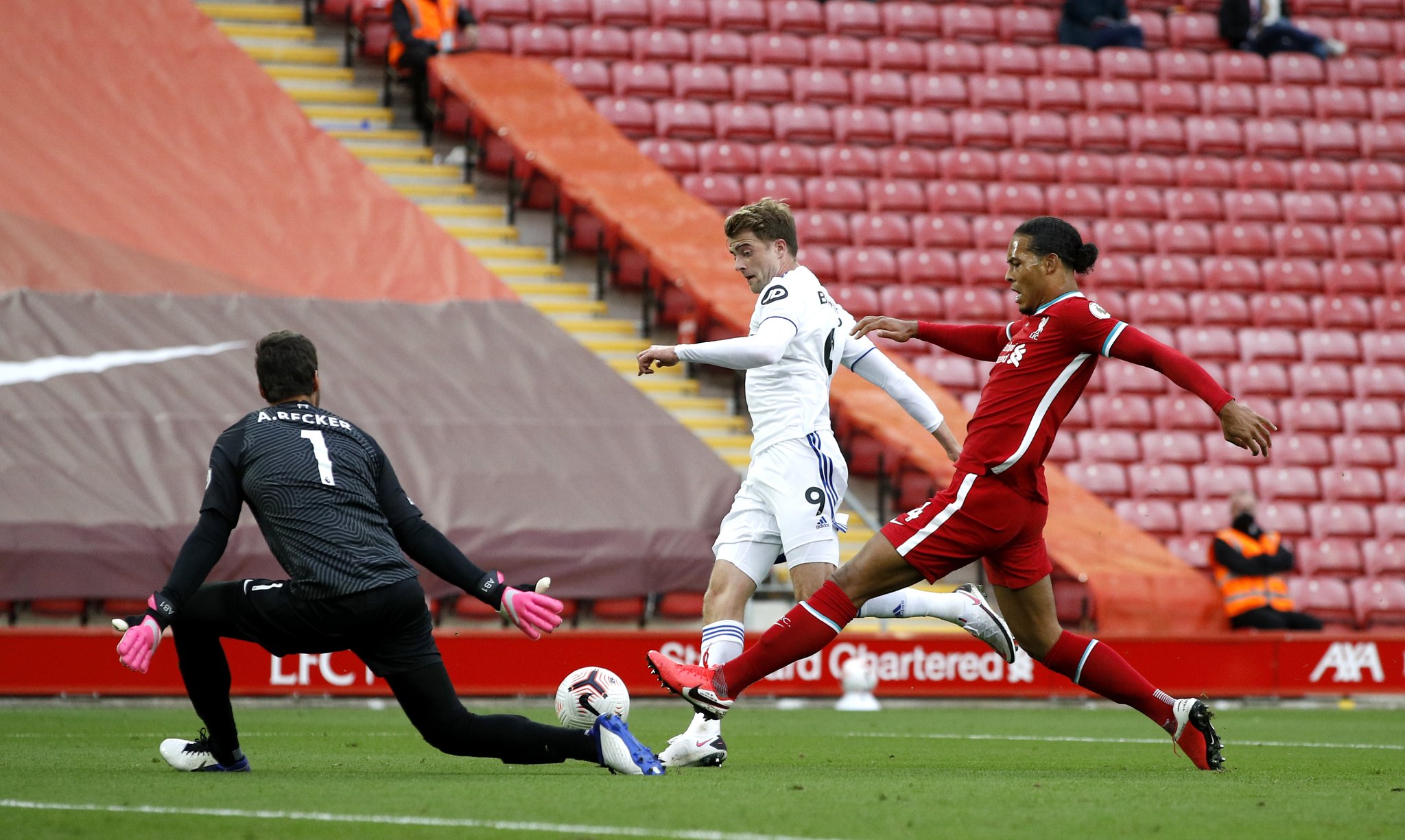 俱乐部的归 俱乐部的归